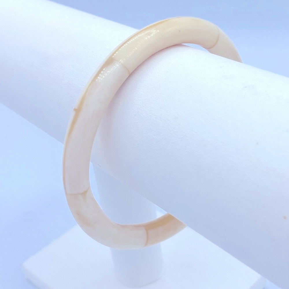 Vintage Creamy White Bone Bangle Bracelet BoHo Bohemian Nice Weight 8”